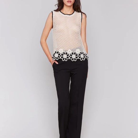 Crochet Sleeveless Top with Floral Hem - Picture 2 of 2